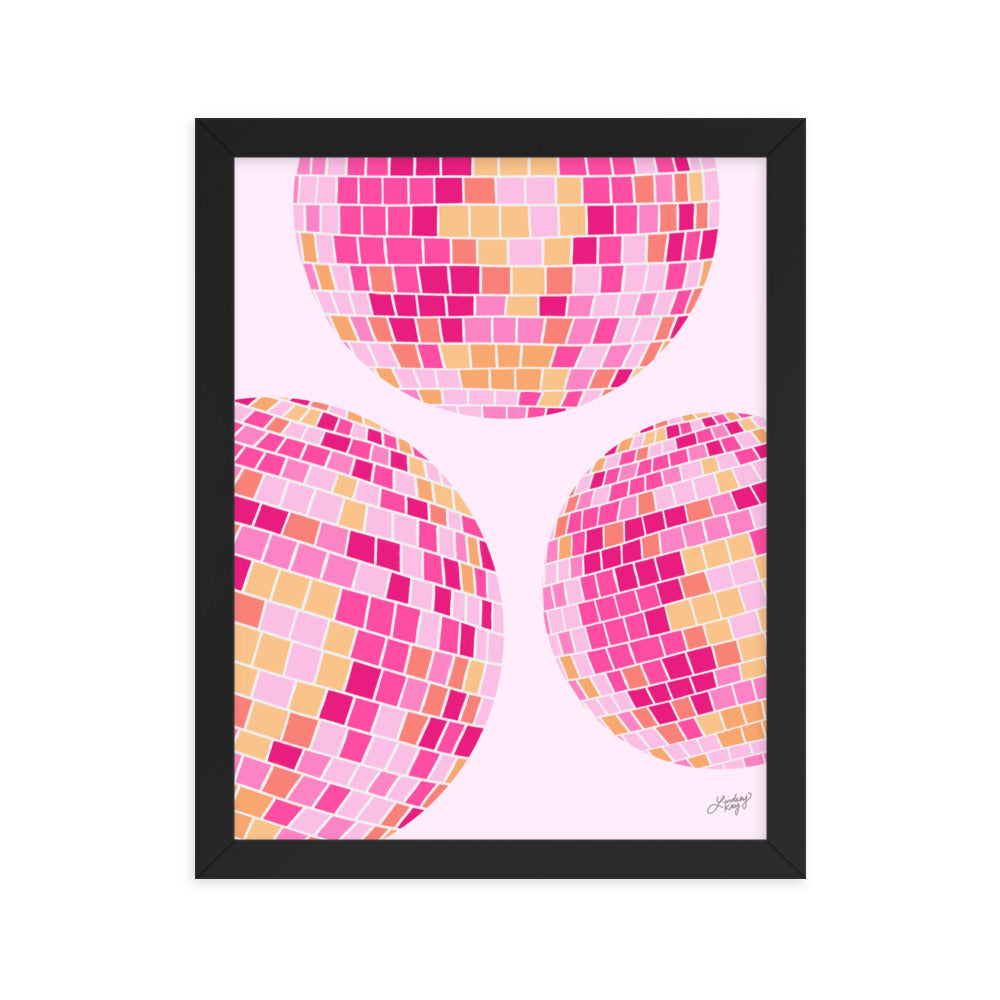 Ilustración de bolas de discoteca (paleta rosa/amarilla) - Impresión mate enmarcada